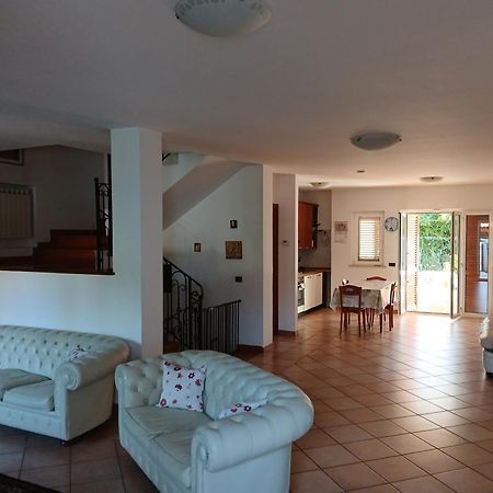 Villa La Casa Di Ale Latina Esterno foto