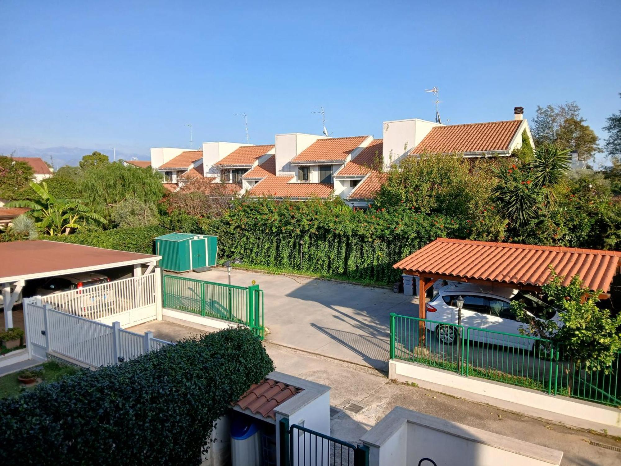 Villa La Casa Di Ale Latina Esterno foto